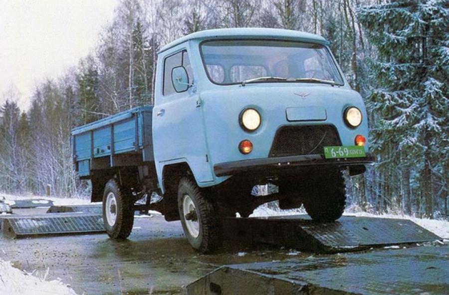  УАЗ-3303 1985 года  (фото 6 из 7)